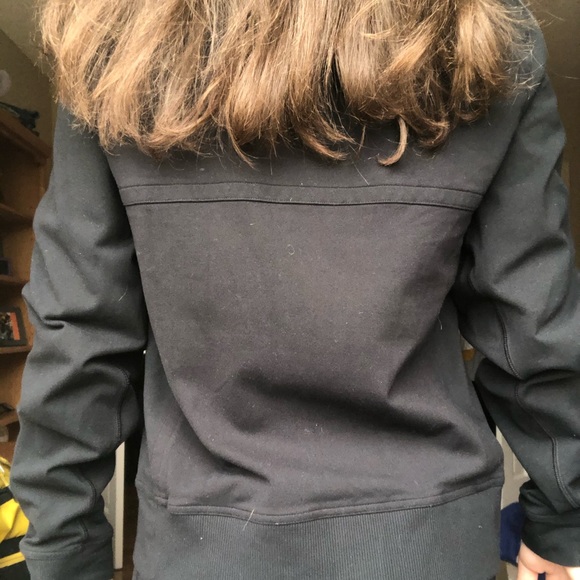 MEN’S LULULEMON JACKET - Picture 3 of 4